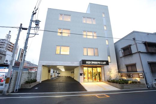 夕方の外観